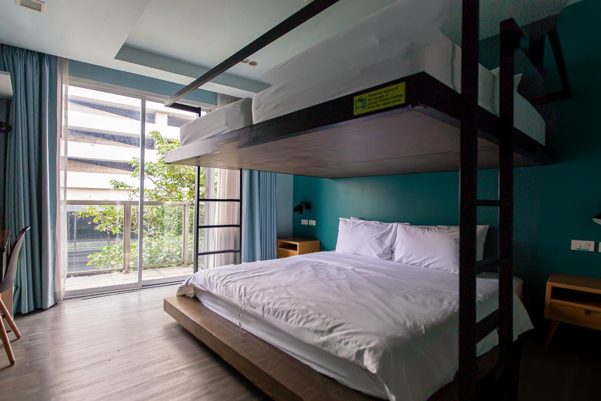 Simply Sleep Hostel Bangkok Exterior photo