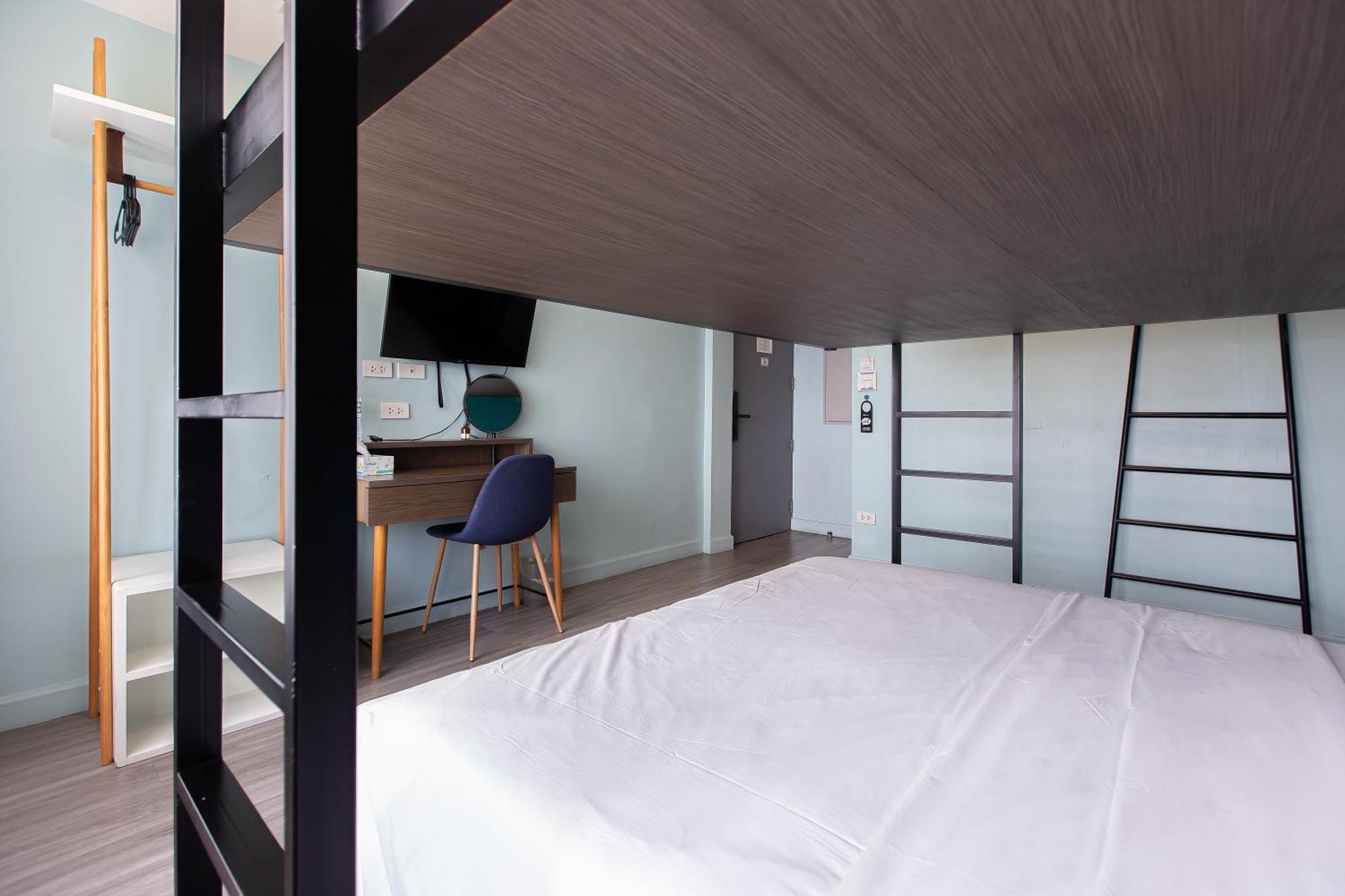 Simply Sleep Hostel Bangkok Exterior photo