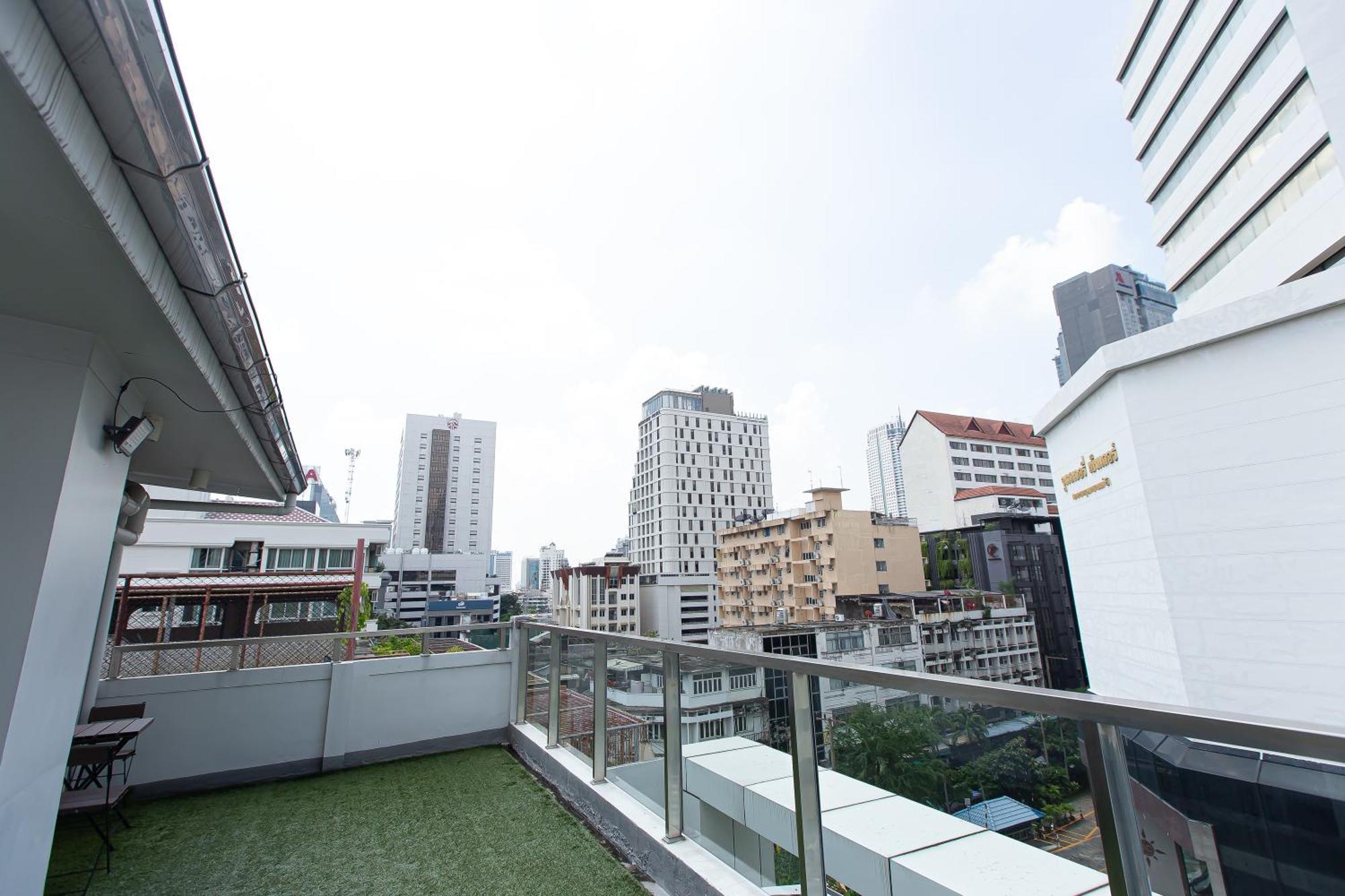 Simply Sleep Hostel Bangkok Exterior photo